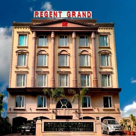 Hotel Regent Grand Nueva Delhi Exterior foto