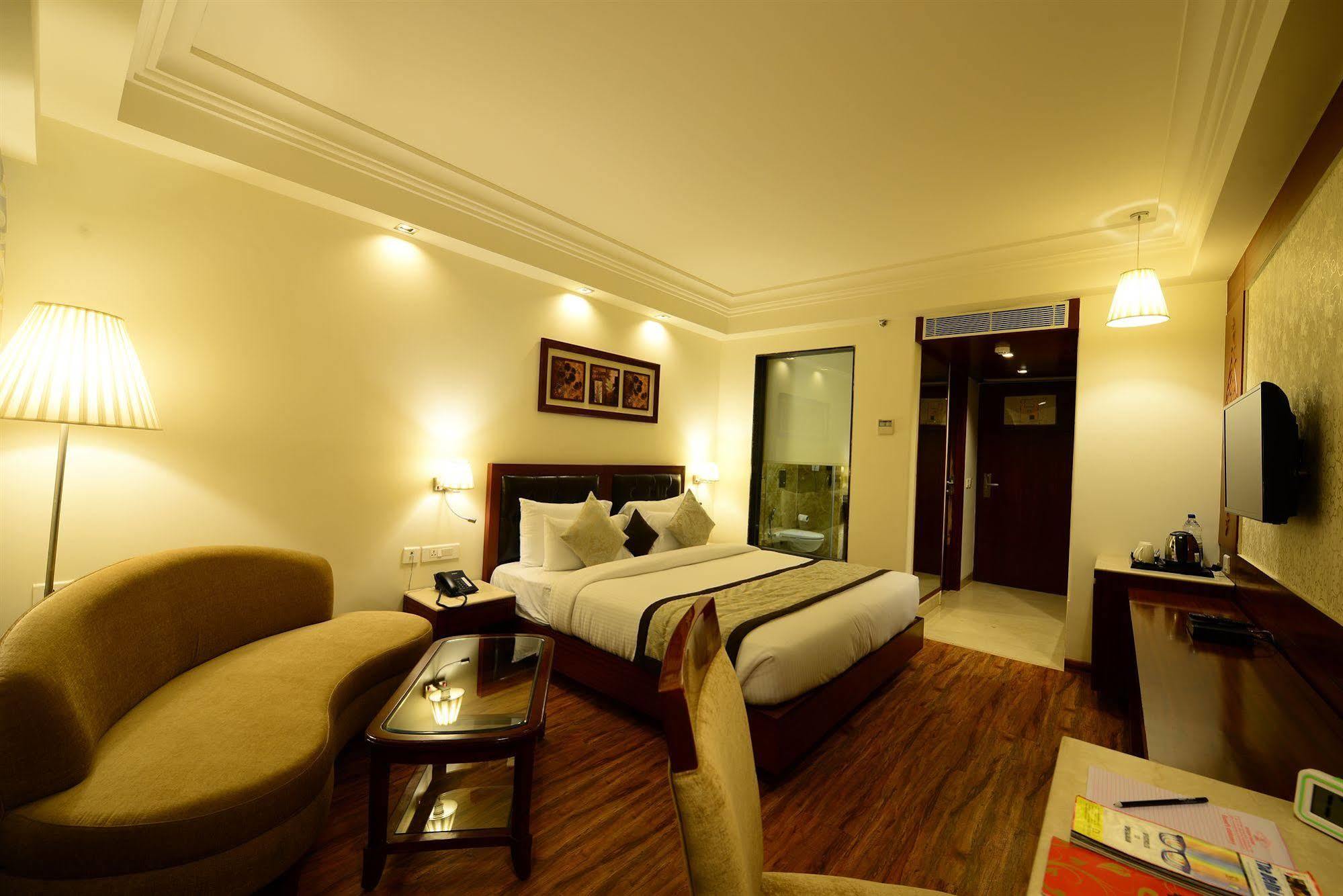Hotel Regent Grand Nueva Delhi Exterior foto